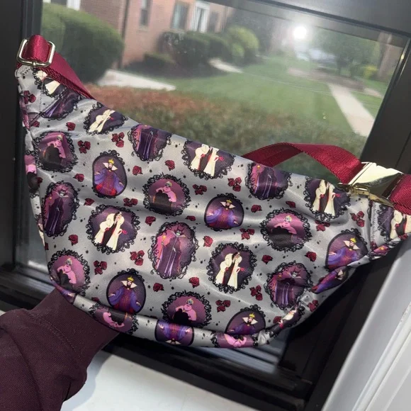 Stoney Clover Lane Disney Villains Jumbo Fanny Pack - Picture 2 of 2